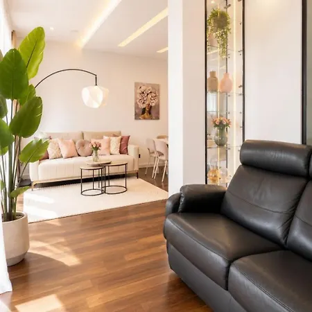 Celna Riverside Prestige 2br Free Parking * كراكوفيا