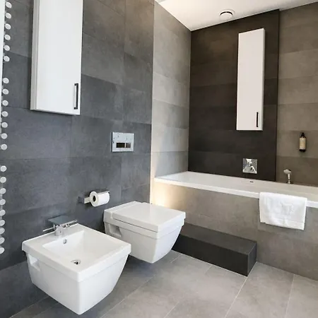 Celna Riverside Prestige 2br Free Parking Apartment