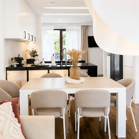 Apartment Celna Riverside Prestige 2br Free Parking Krakau