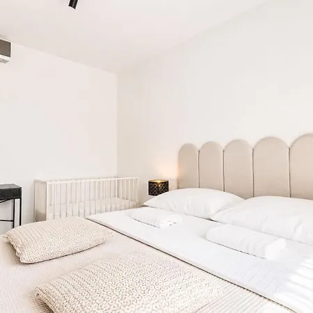 Apartment Celna Riverside Prestige 2br Free Parking Krakau