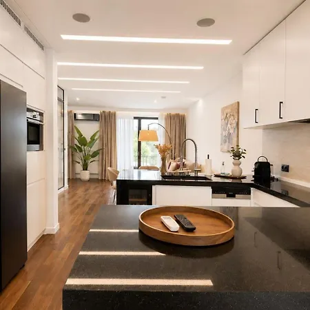 Celna Riverside Prestige 2br Free Parking Apartment *