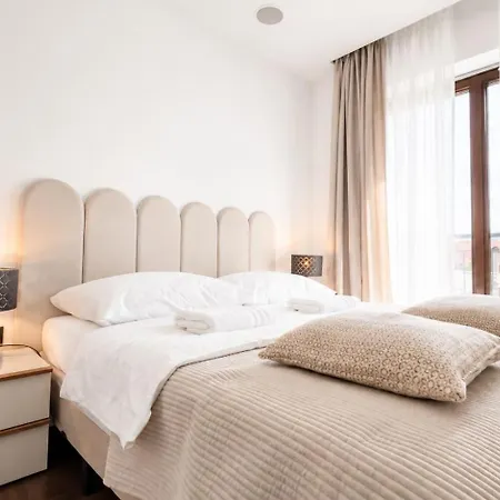 Celna Riverside Prestige 2br Free Parking كراكوفيا
