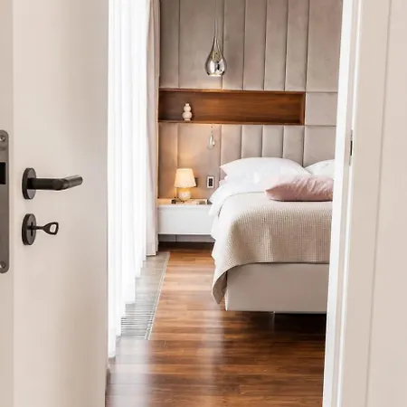 Celna Riverside Prestige 2br Free Parking Apartment