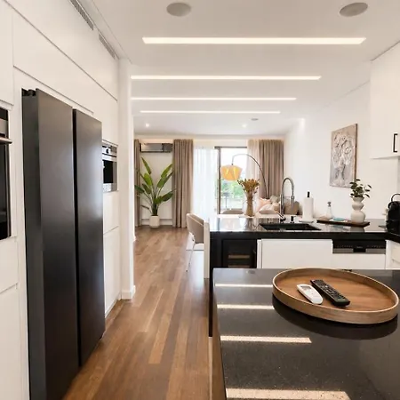 Celna Riverside Prestige 2br Free Parking كراكوفيا