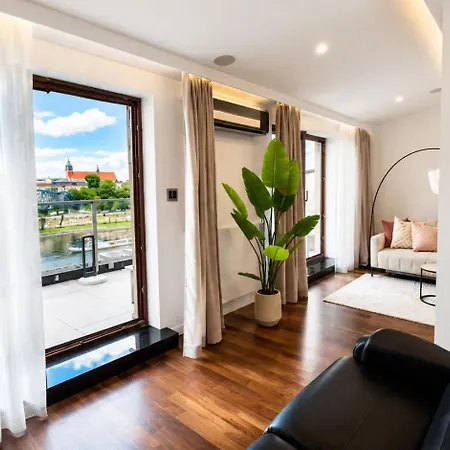 Apartment Celna Riverside Prestige 2br Free Parking