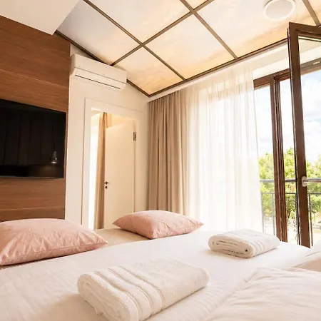Apartment Celna Riverside Prestige 2br Free Parking