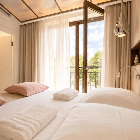 Celna Riverside Prestige 2br Free Parking *