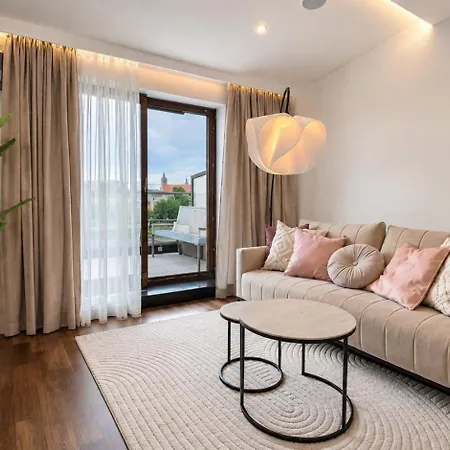 Celna Riverside Prestige 2br Free Parking Apartment